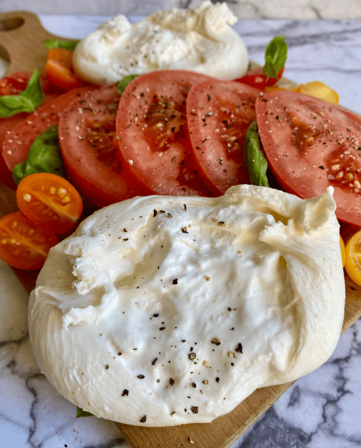 Burrata salad with balsamic glaze